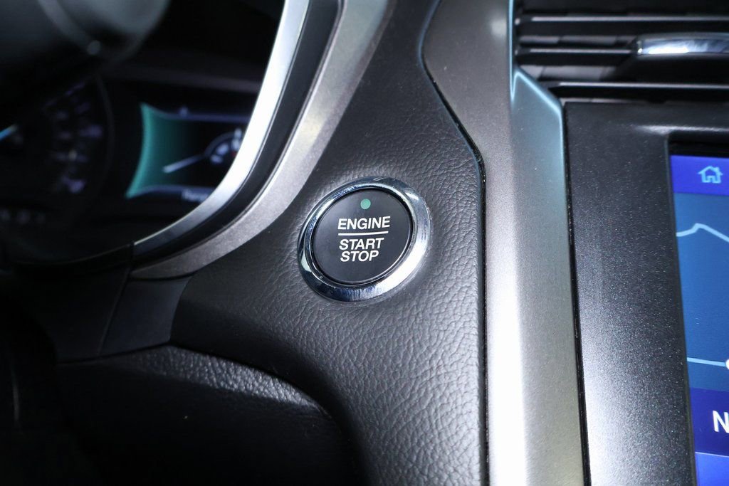 Used 2019 Ford Fusion SE image 28