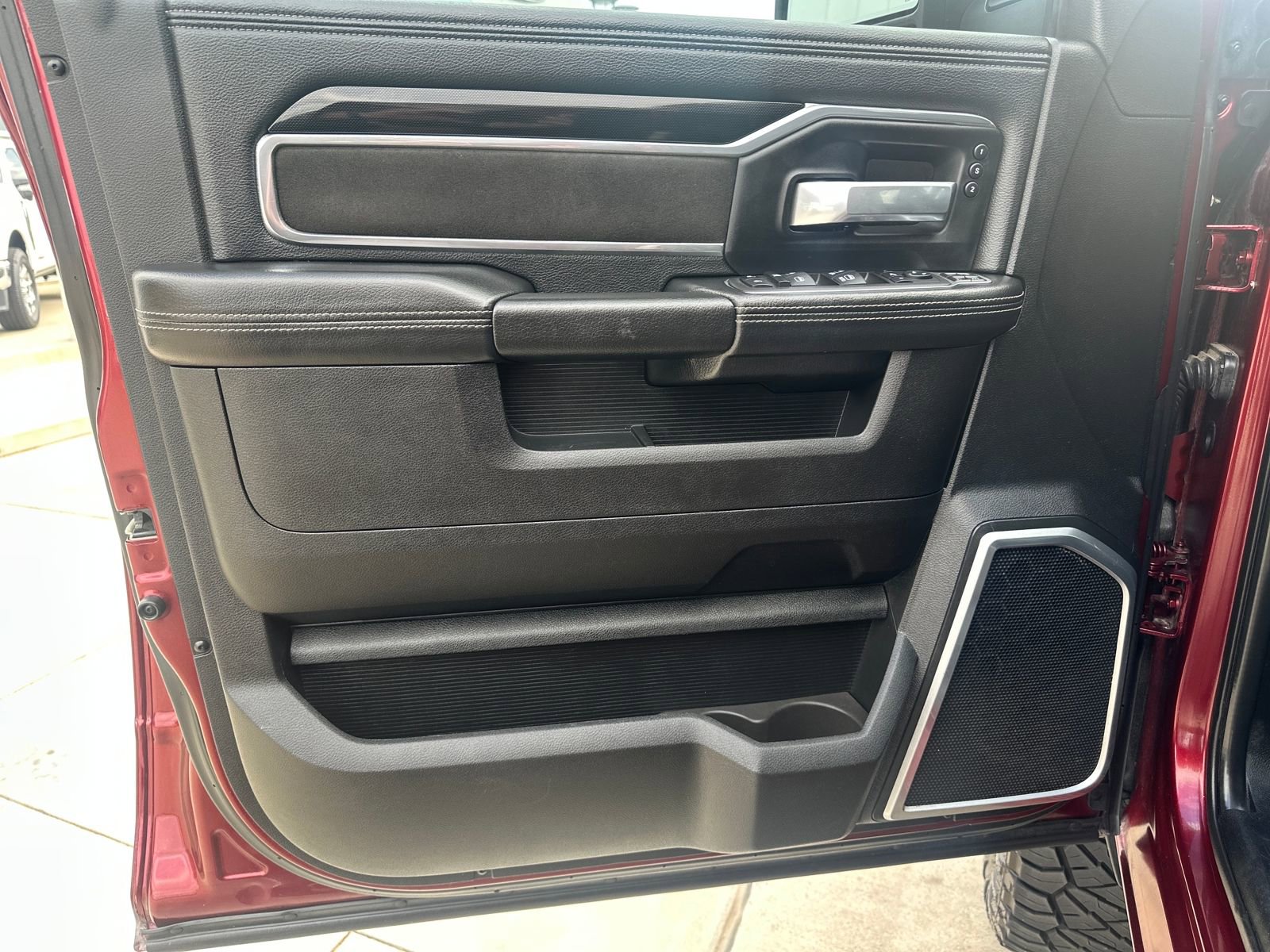 Used 2023 RAM 2500 Laramie w/ Night Edition image 10