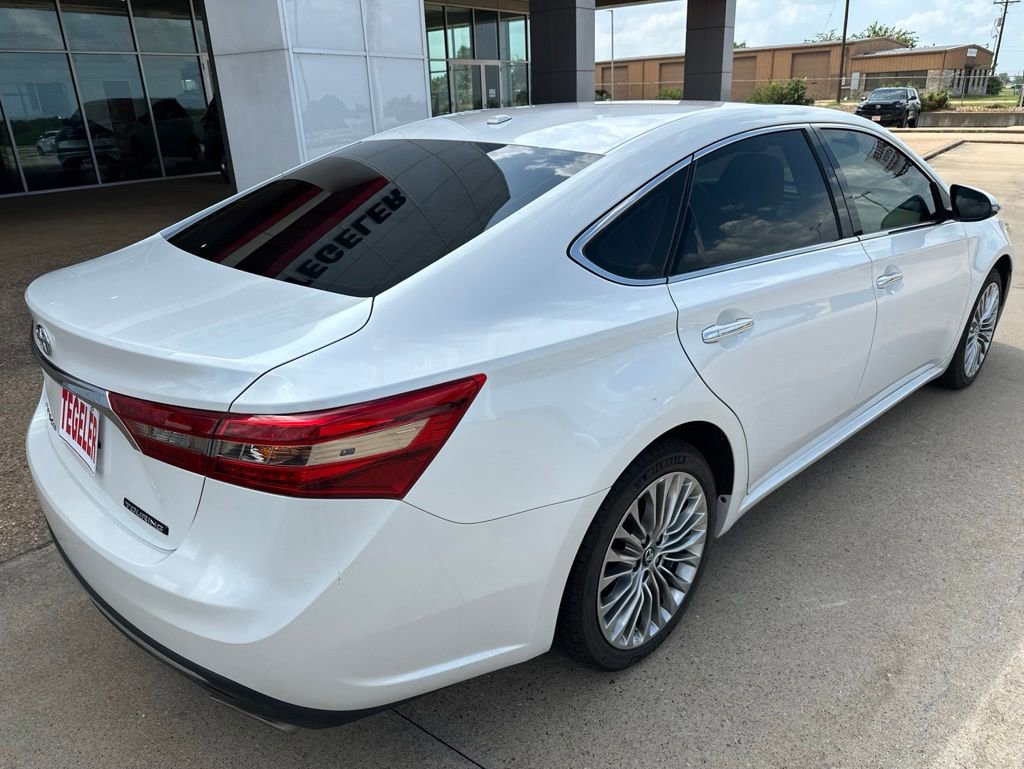 Used 2017 Toyota Avalon Touring FWD image 6