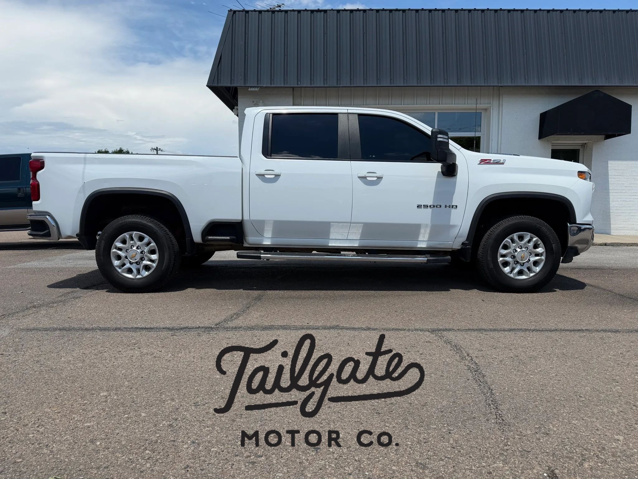 Used 2024 Chevrolet Silverado 2500 LT AWD/4WD image 1