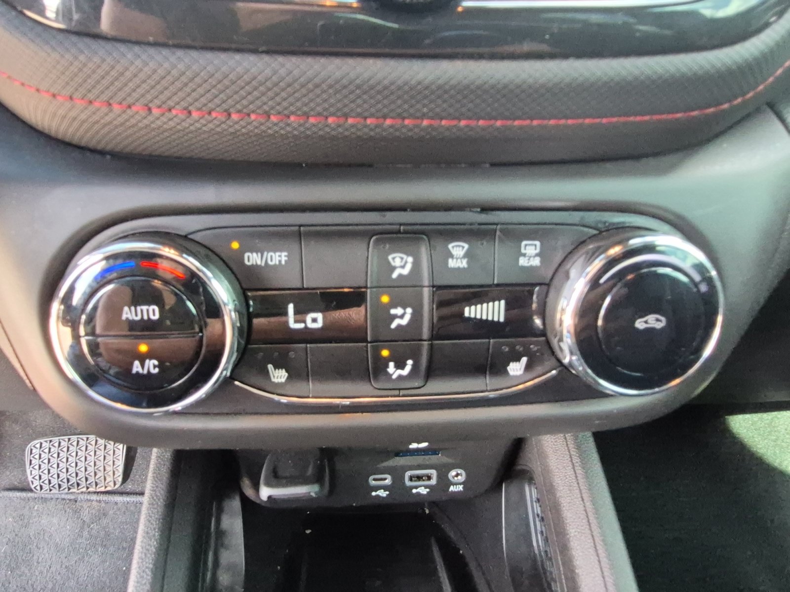 Used 2022 Chevrolet TrailBlazer RS w/ Sun and Liftgate Package FWD image 31