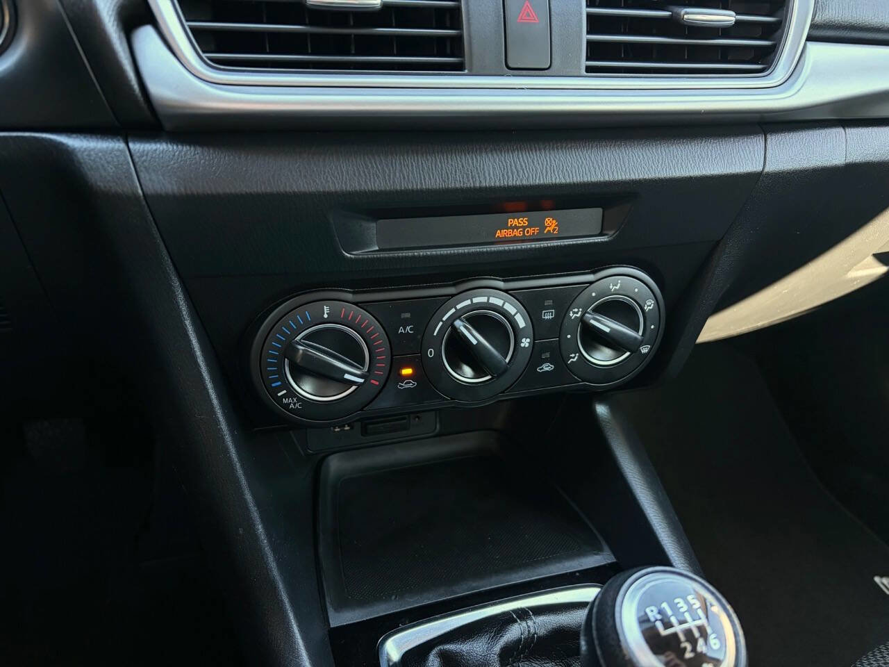 Used 2017 MAZDA MAZDA3 Sport w/ Preferred Equipment Package image 26