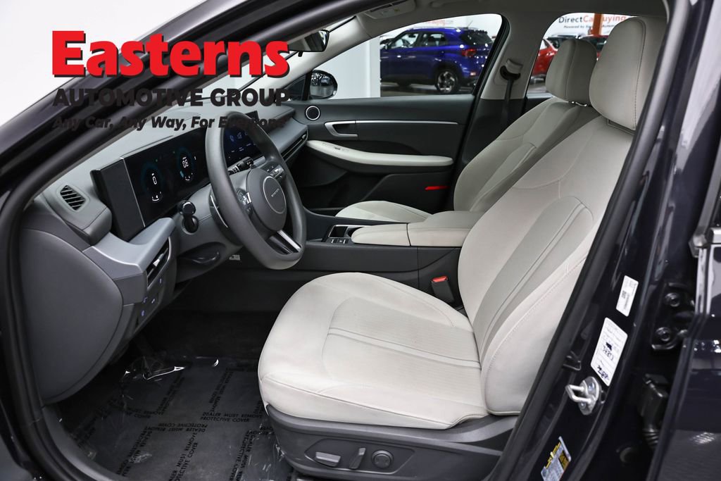 Used 2025 Hyundai Sonata SEL FWD image 14