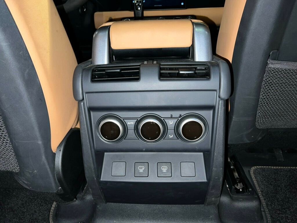 Used 2023 Land Rover Defender 110 image 34