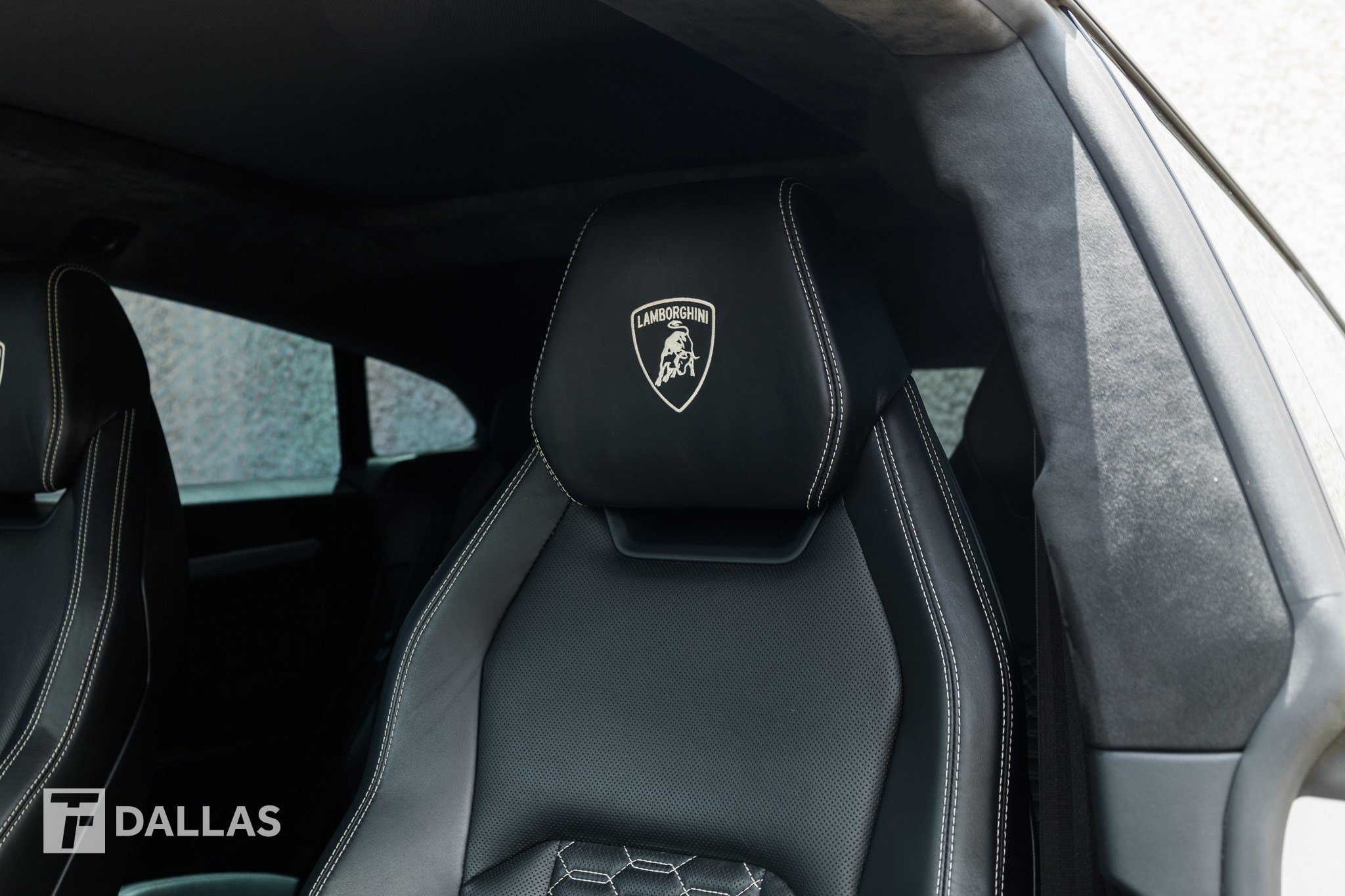 Used 2019 Lamborghini Urus AWD/4WD image 21