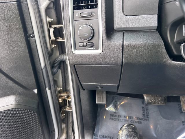 Used 2019 RAM 1500 Classic Warlock image 32