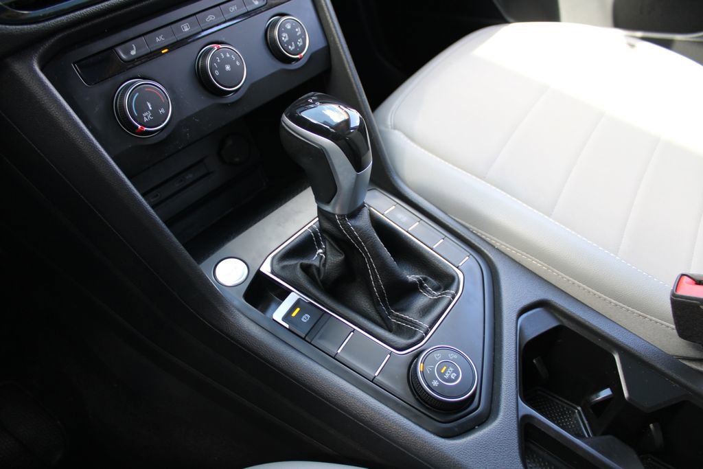 Certified 2022 Volkswagen Taos SE image 18