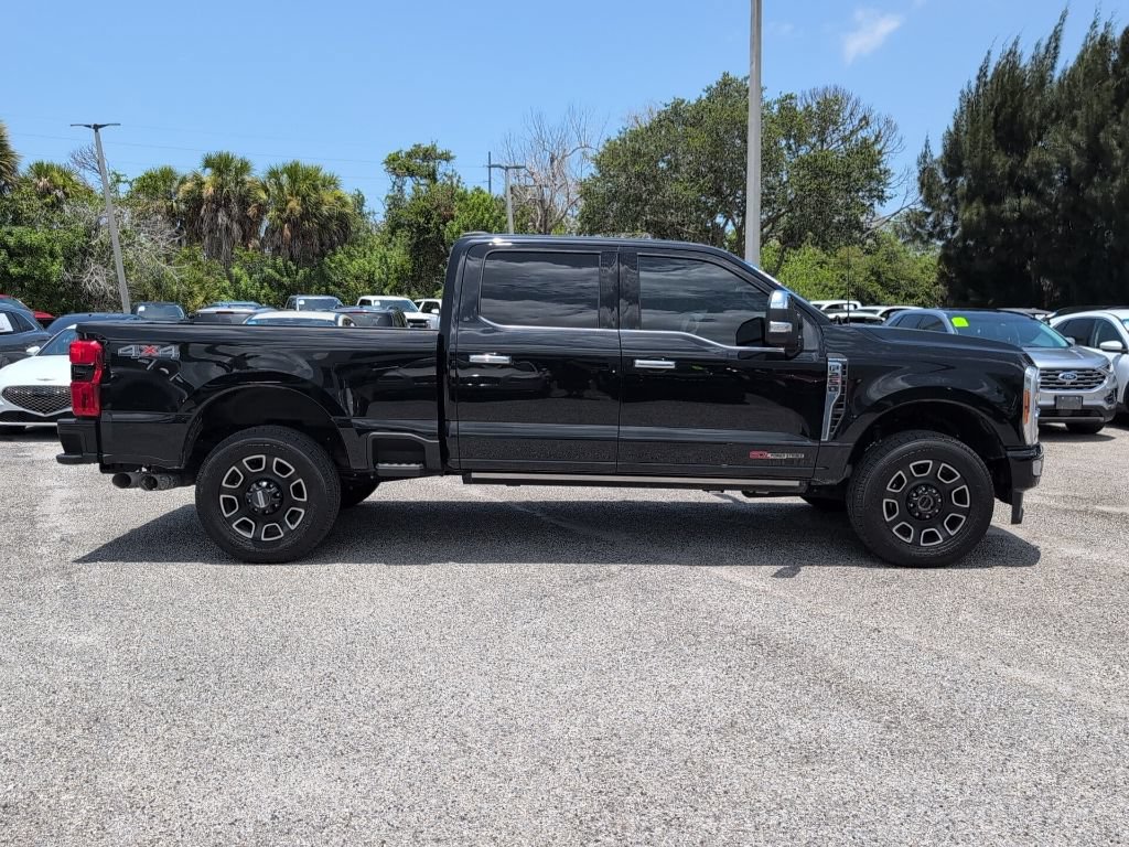 Used 2023 Ford F250 Platinum AWD/4WD image 2