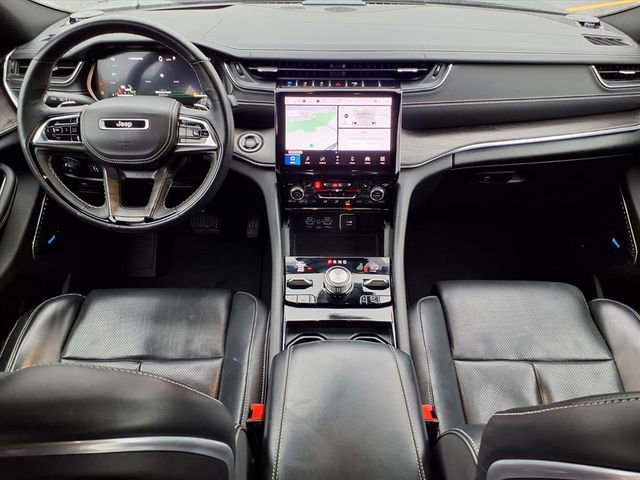 Used 2022 Jeep Grand Cherokee Overland w/ Advanced Protech Group III image 11