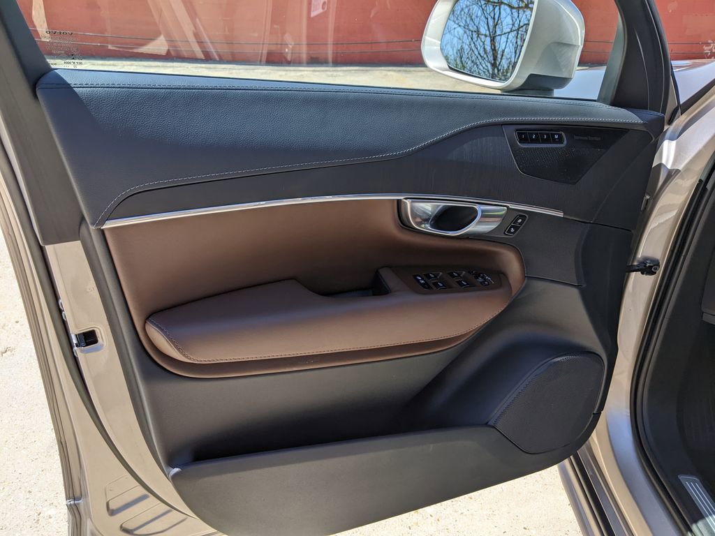 Used 2023 Volvo XC90 B6 Ultimate w/ Protection Package Premier AWD/4WD image 9