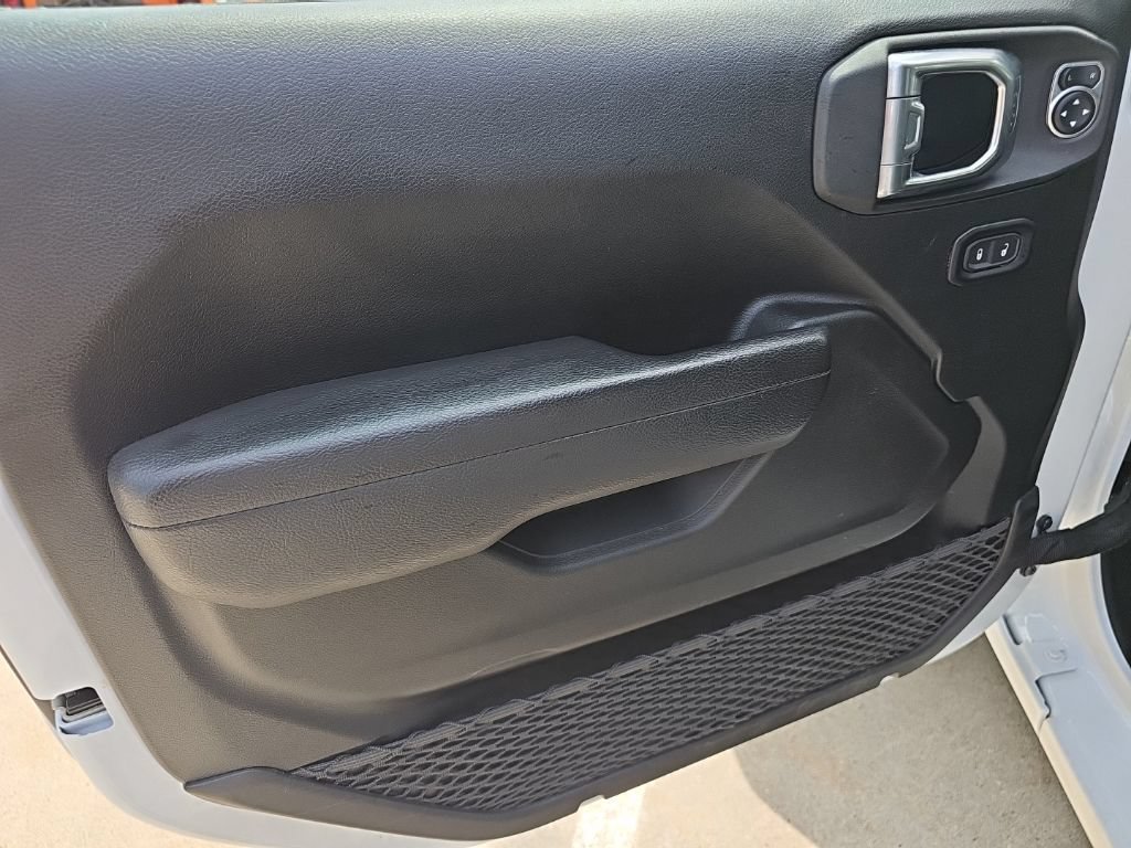 Certified 2025 Jeep Wrangler Sport AWD/4WD image 16