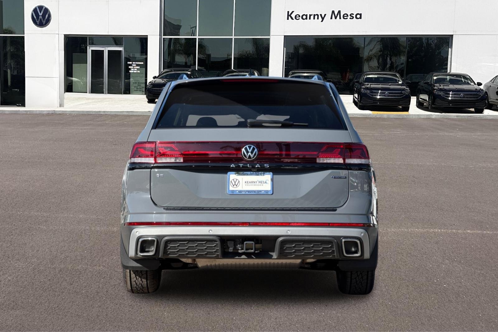 New 2025 Volkswagen Atlas Peak Edition SE image 5