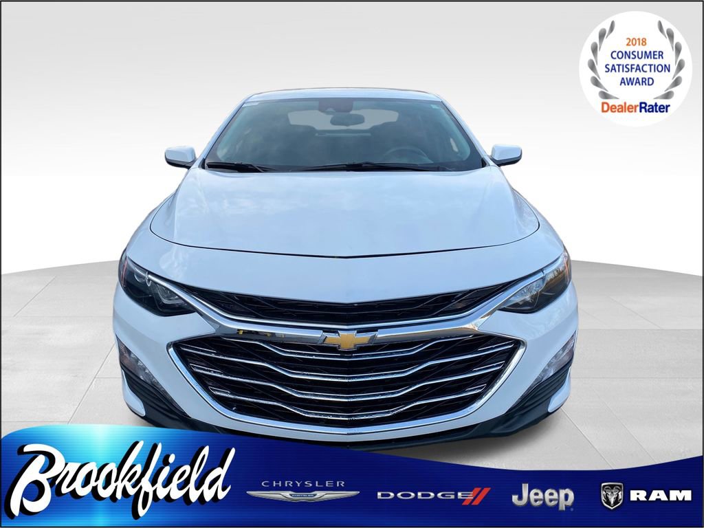 Used 2025 Chevrolet Malibu LT image 2