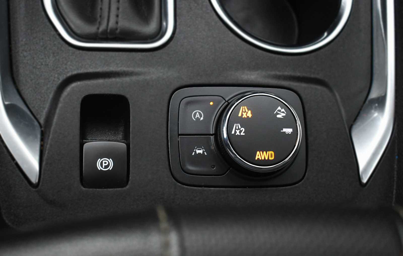 Used 2023 Chevrolet Traverse Premier w/ Redline Edition image 24