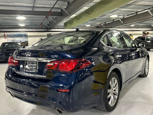 Used 2019 INFINITI Q70 Luxe w/ Proactive Package image 2
