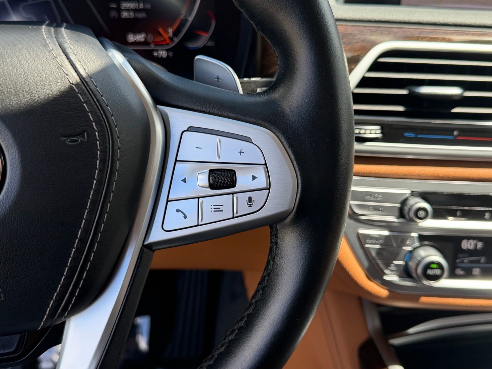 Certified 2022 BMW 750i xDrive image 30