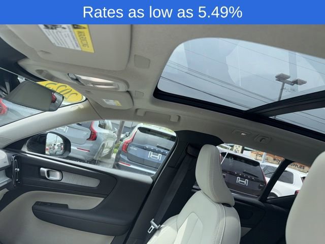 Used 2025 Volvo XC40 B5 Plus w/ Climate Package image 21