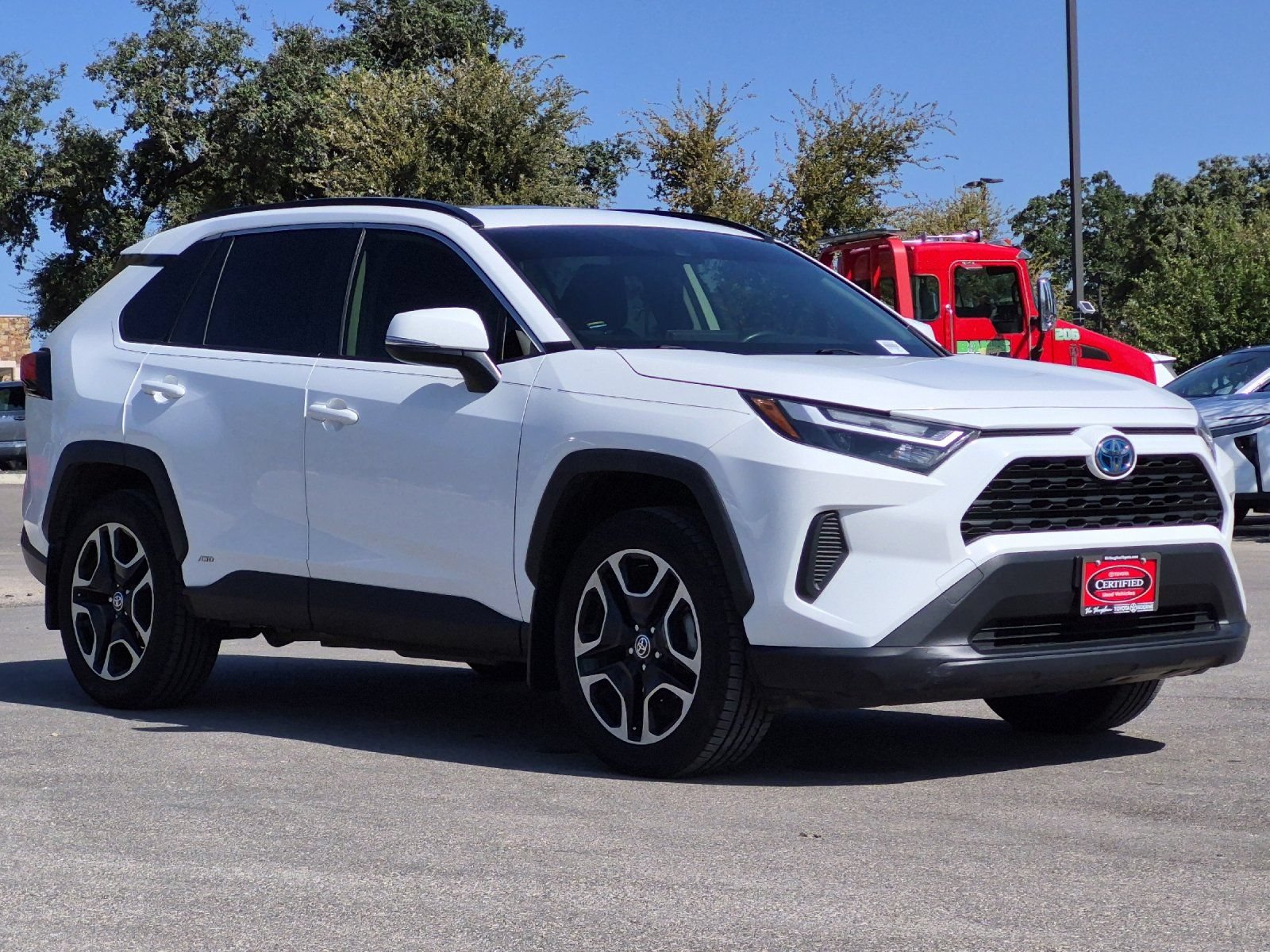 Used 2022 Toyota RAV4 XLE w/ Convenience Package AWD/4WD image 7