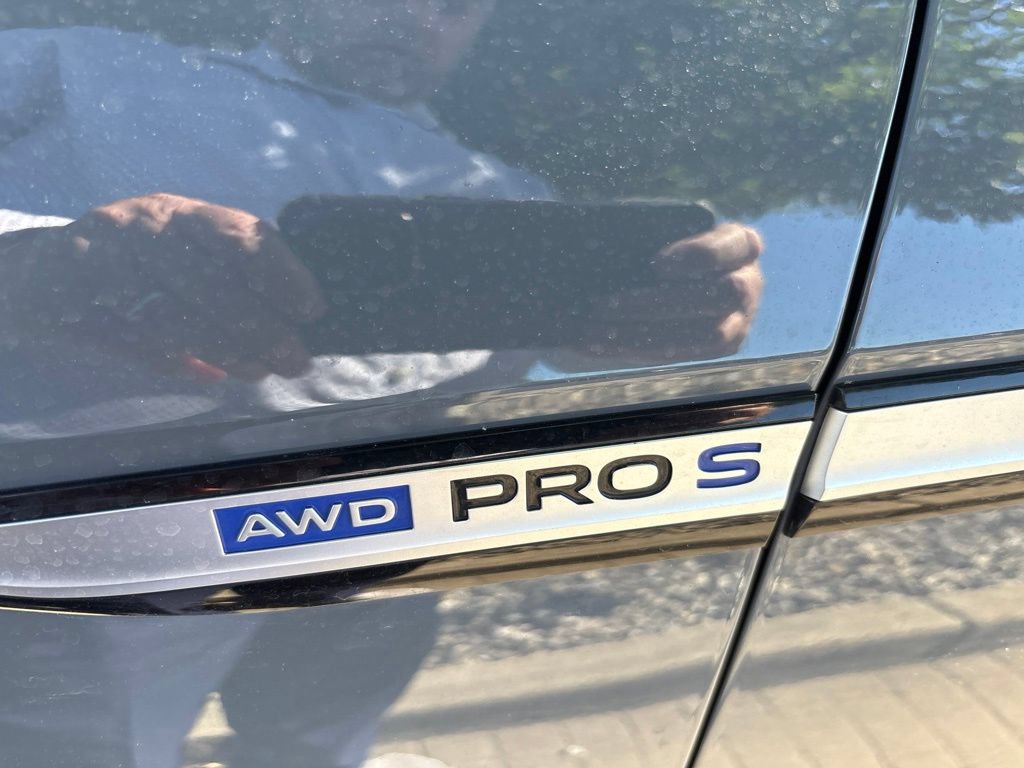Used 2023 Volkswagen ID.4 Pro S AWD/4WD image 3