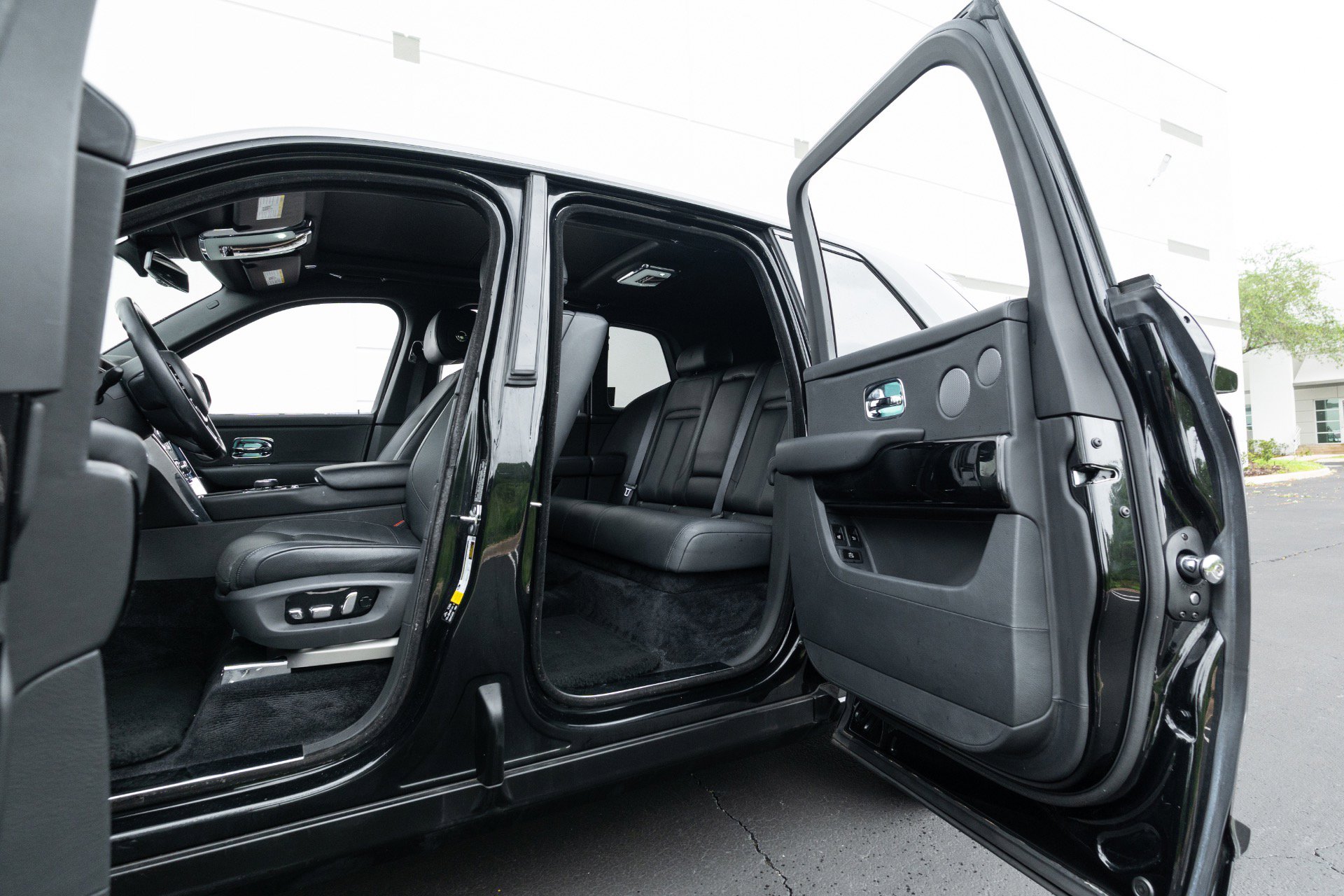 Used 2020 Rolls-Royce Cullinan image 62