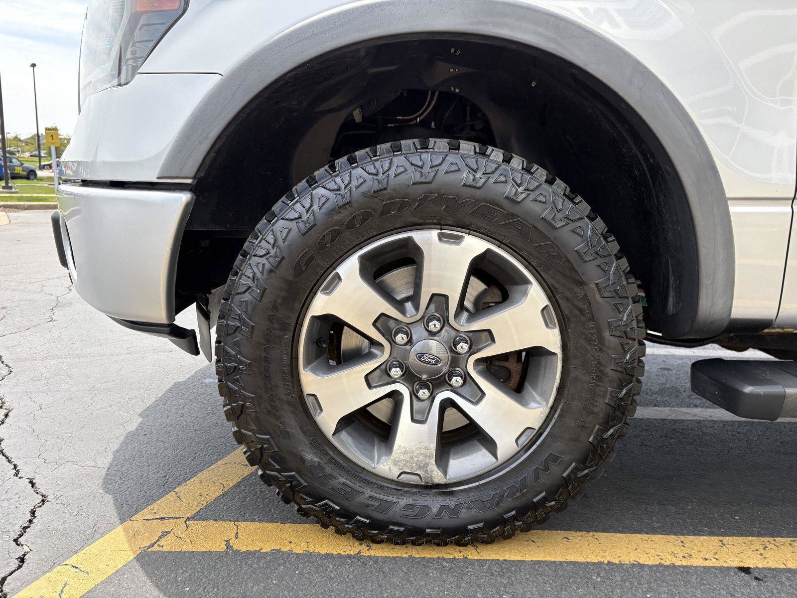 Used 2014 Ford F150 FX4 w/ Equipment Group 402A Luxury AWD/4WD image 26
