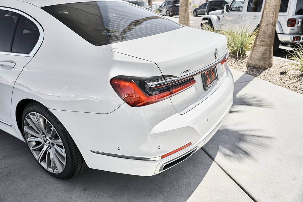 Used 2020 BMW 750i xDrive w/ Executive Package AWD/4WD image 7