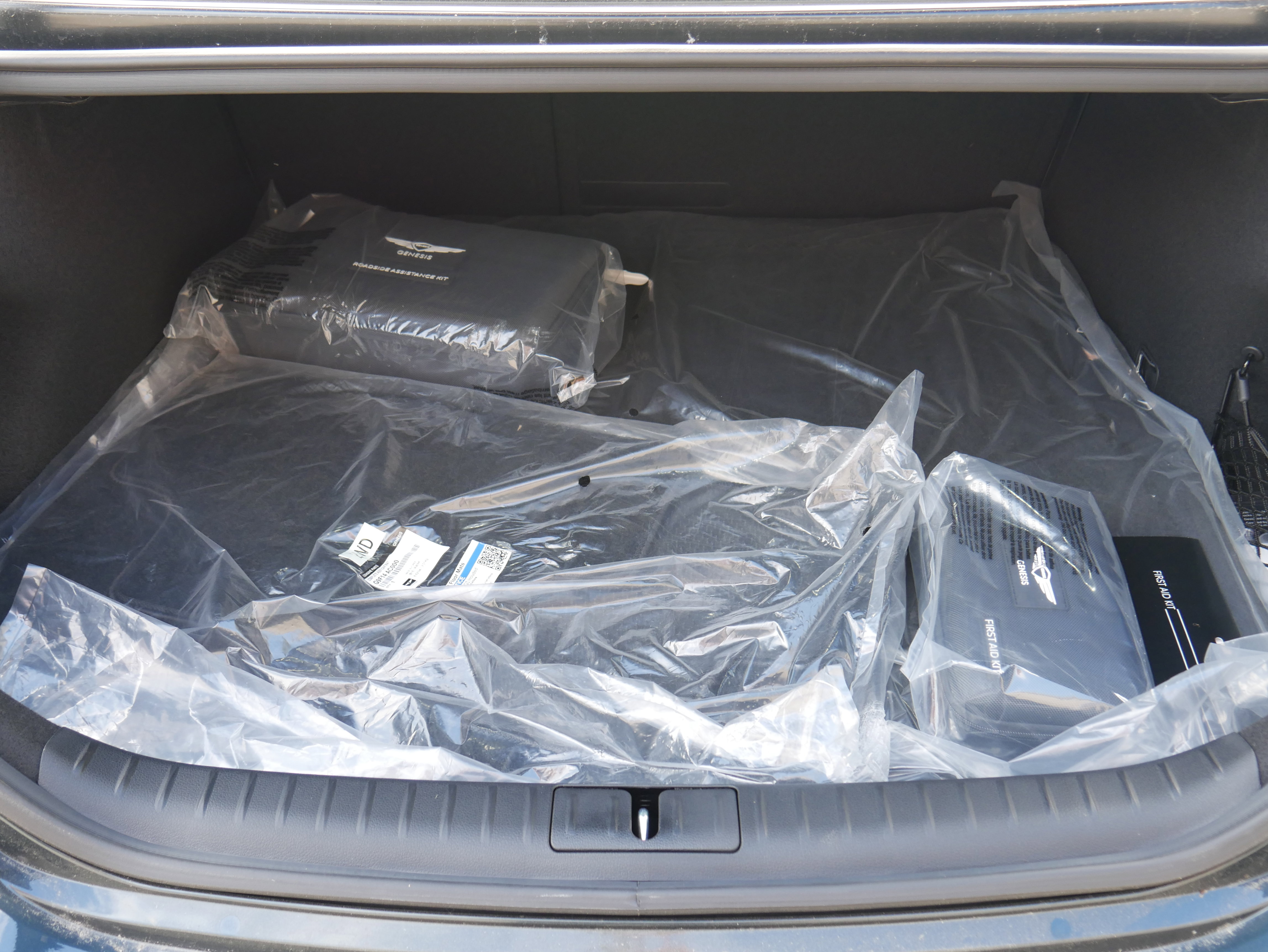 Used 2025 Genesis G70 2.5T image 6