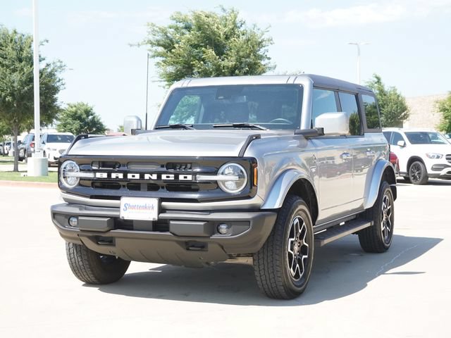Used 2024 Ford Bronco Outer Banks AWD/4WD image 3