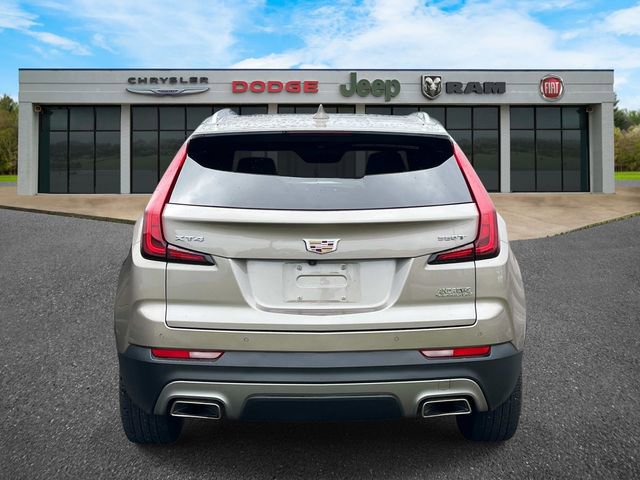 Used 2023 Cadillac XT4 Premium Luxury w/ Technology Package FWD image 4