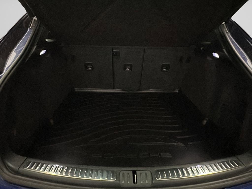 Used 2023 Porsche Macan image 19
