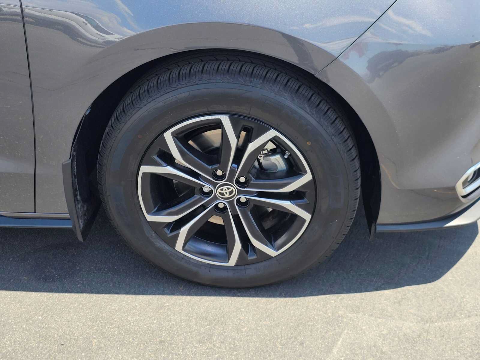 Certified 2025 Toyota Sienna Platinum AWD/4WD image 9