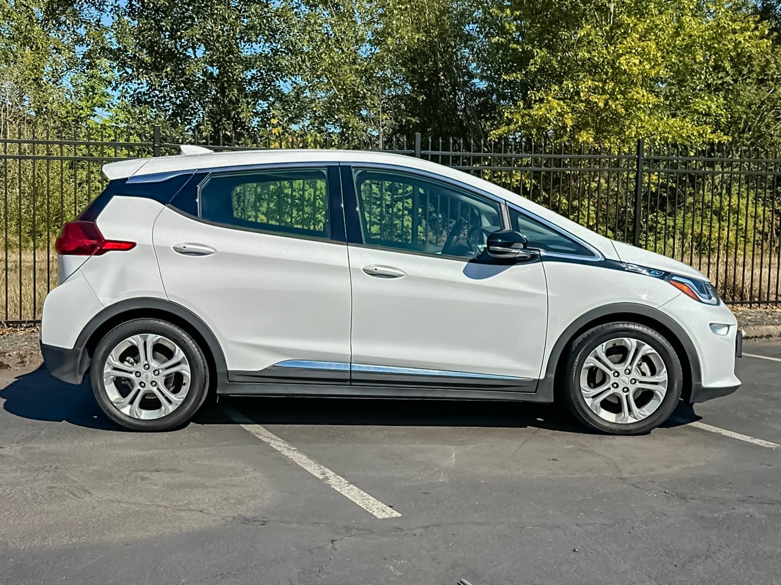 Used 2019 Chevrolet Bolt LT FWD image 2