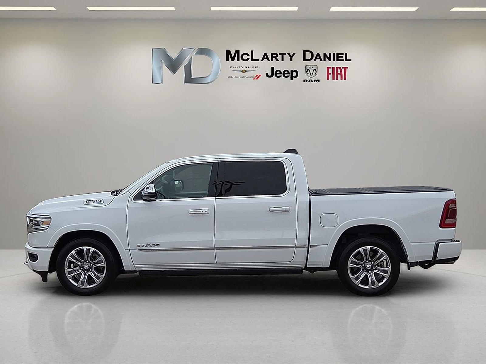 Used 2023 RAM 1500 Limited AWD/4WD image 3