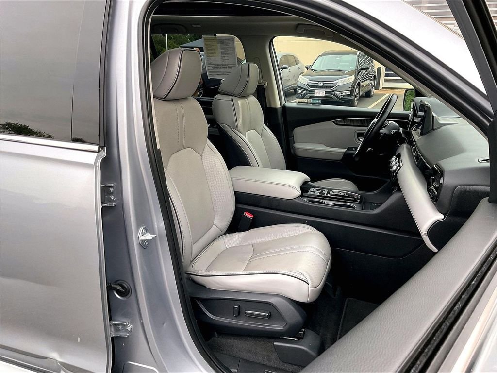 Used 2023 Honda Pilot Elite image 10
