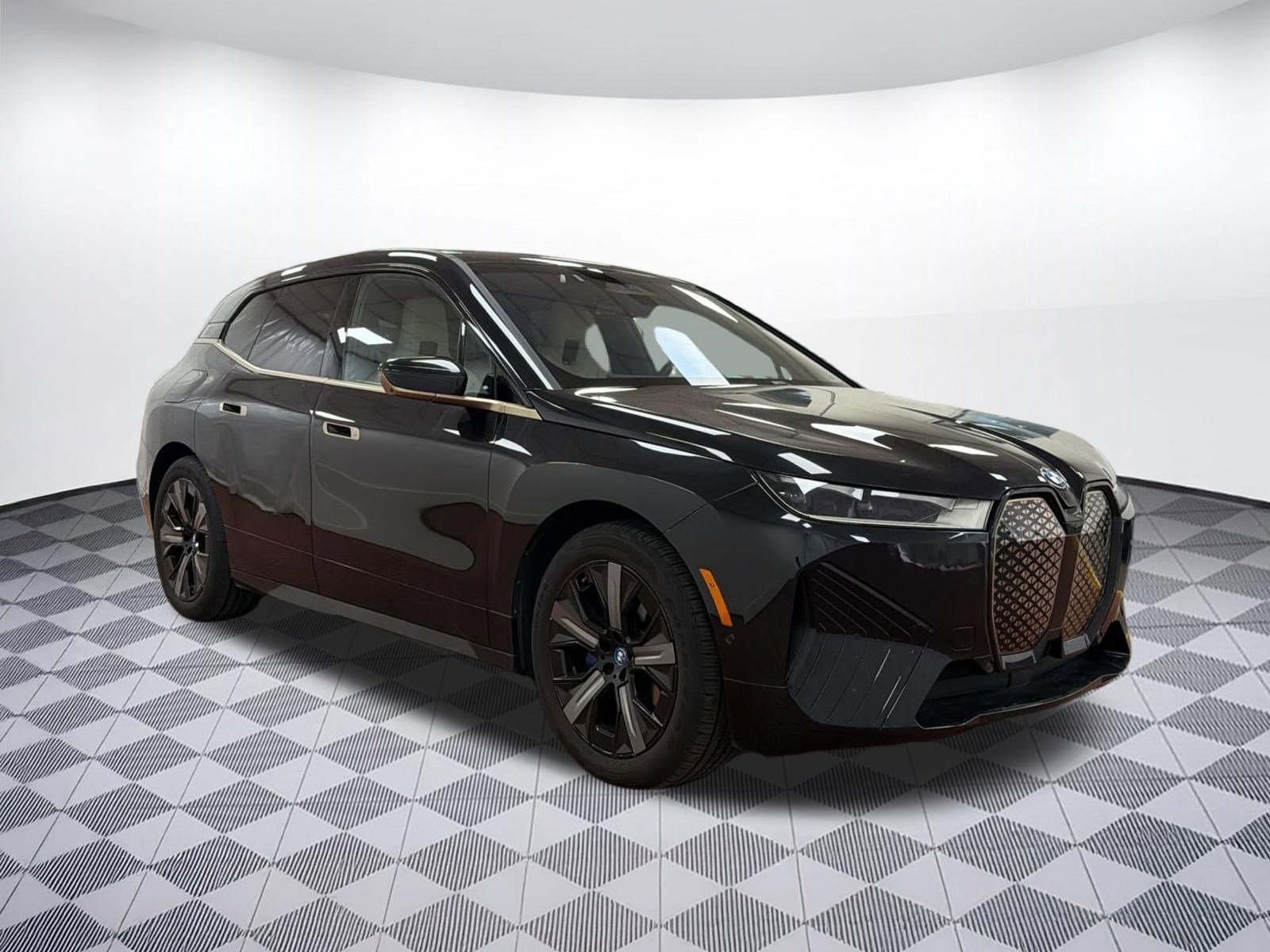 Certified 2023 BMW iX xDrive50 w/ Premium Package image 7