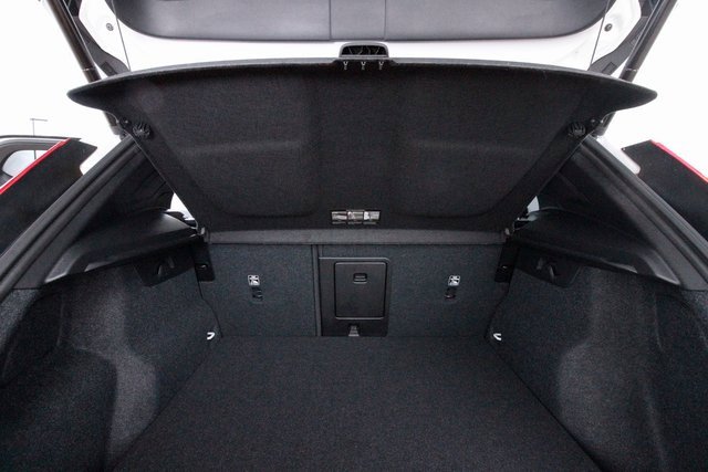 Certified 2025 Volvo XC40 B5 Core w/ Climate Package image 26