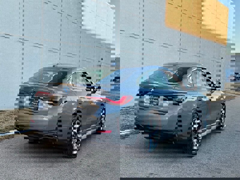 Used 2022 BMW i4 eDrive40 w/ Premium Package image 9