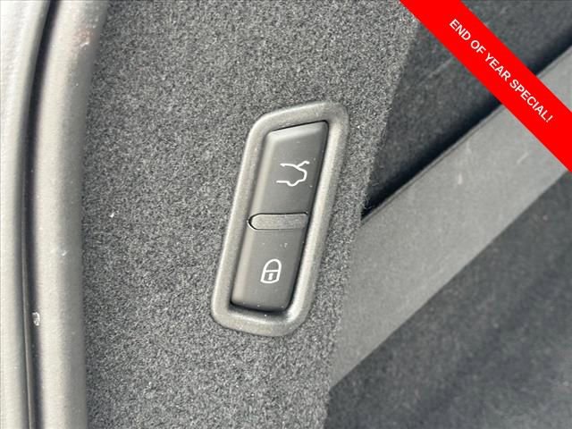 Used 2019 Maserati Levante GTS image 16