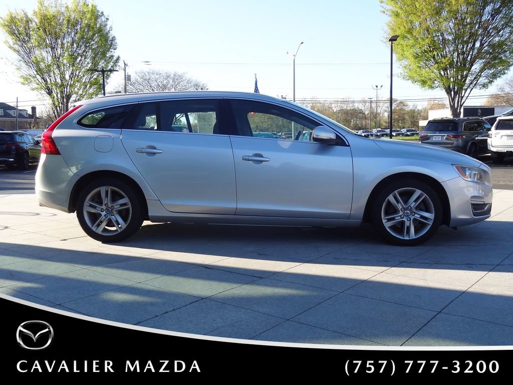 Used 2015 Volvo V60 T5 Premier image 3