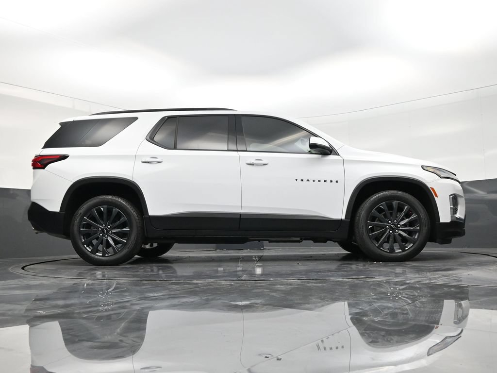 Used 2023 Chevrolet Traverse RS FWD image 24