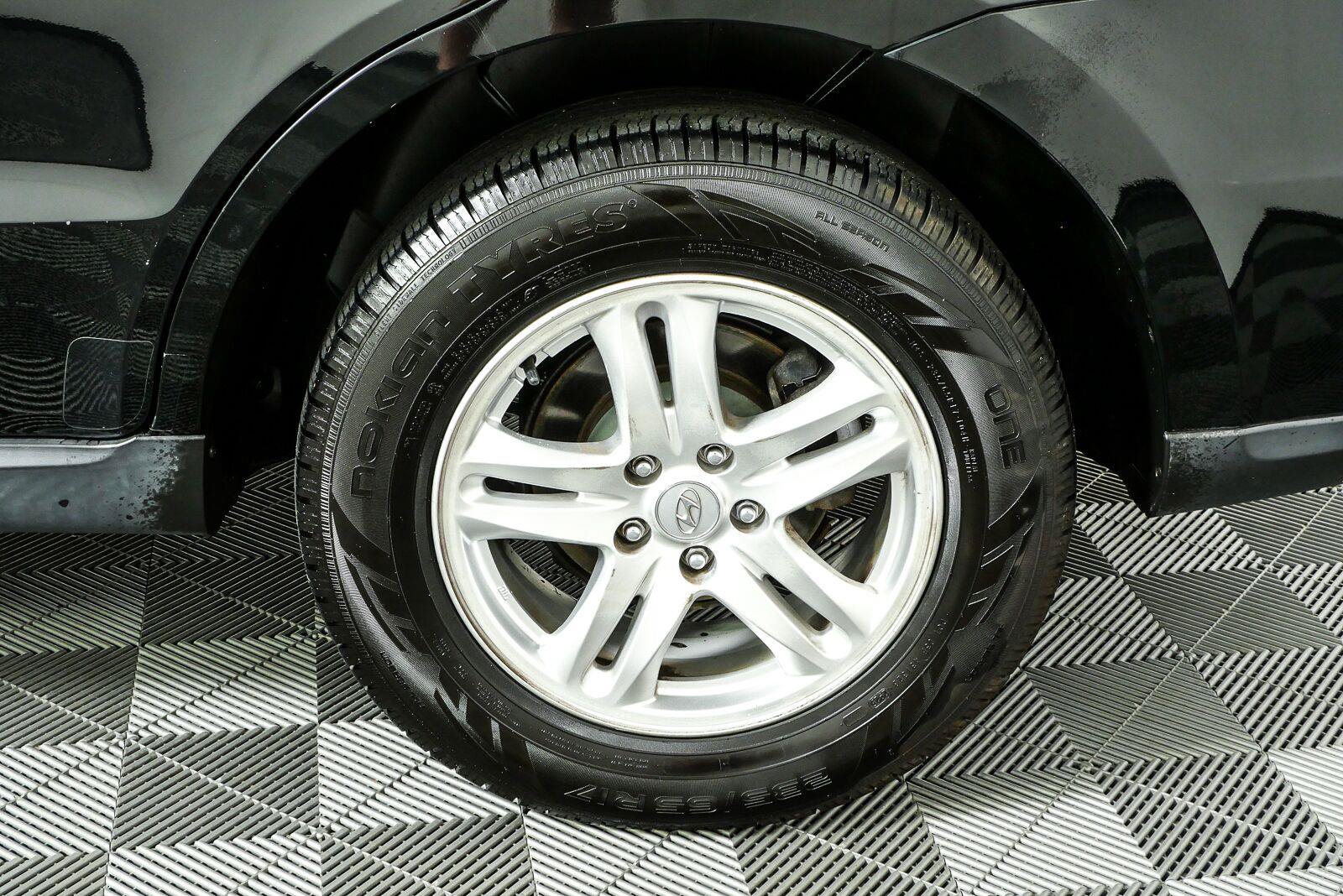Used 2011 Hyundai Santa Fe GLS FWD image 34