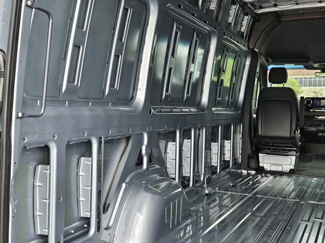 New 2025 Mercedes-Benz Sprinter 2500 image 32