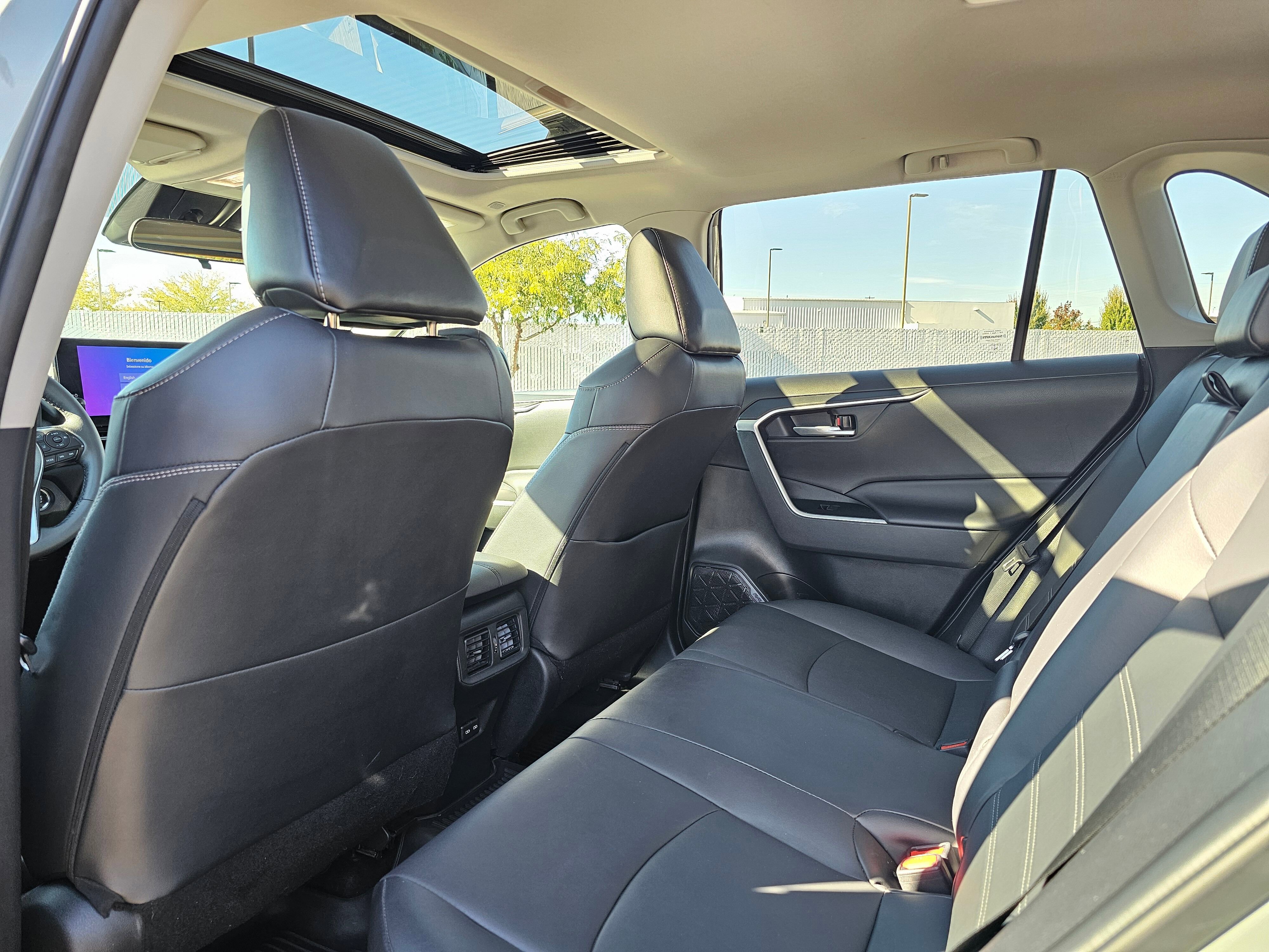 Used 2023 Toyota RAV4 XLE Premium image 12