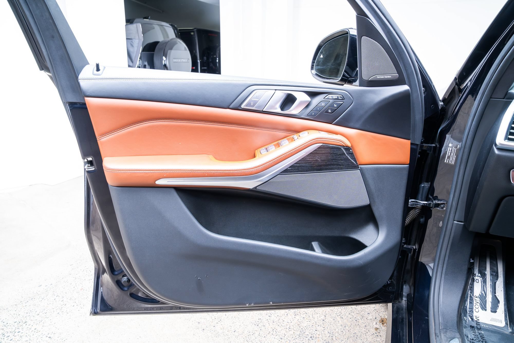 Used 2019 BMW X7 xDrive50i w/ M Sport Package AWD/4WD image 16