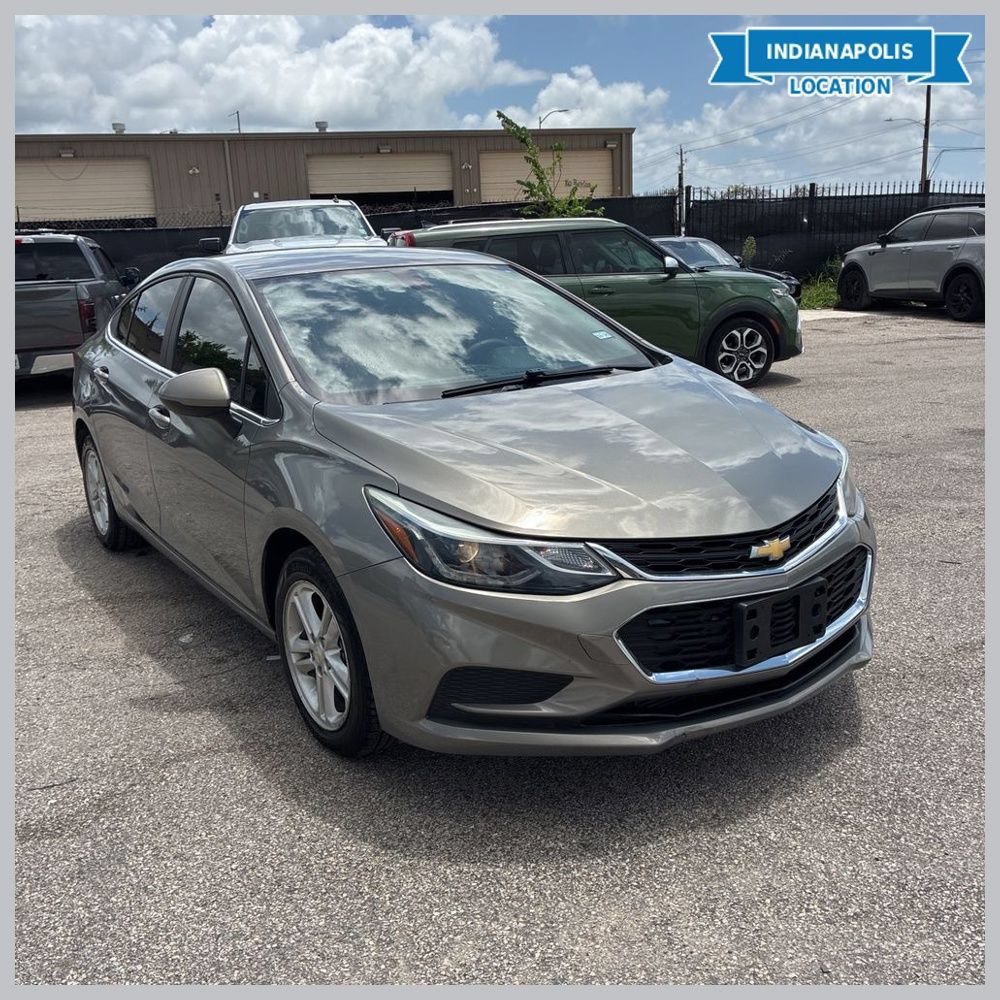 Used 2018 Chevrolet Cruze LT w/ Convenience Package FWD image 1