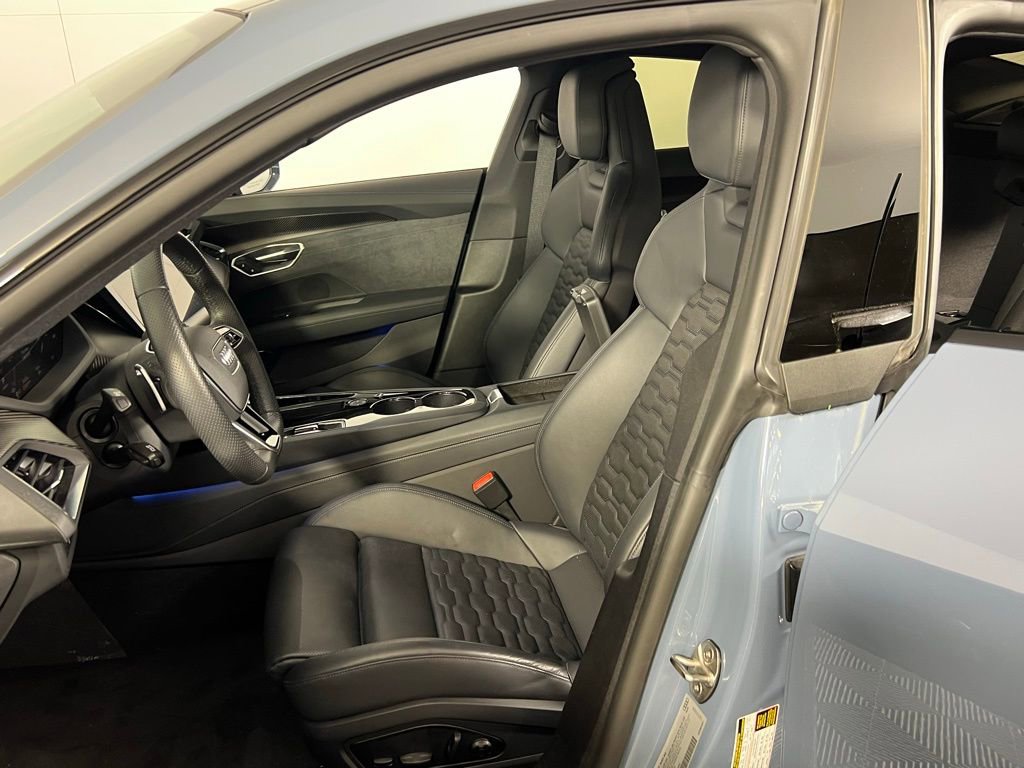Used 2024 Audi e-tron GT Premium Plus image 22