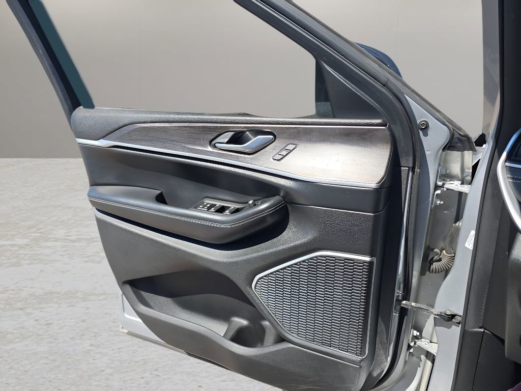 Used 2021 Jeep Grand Cherokee L Limited image 15