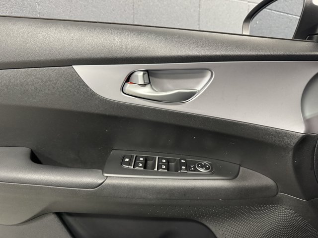 Used 2022 Kia Forte LXS w/ LXS Technology Package FWD image 11