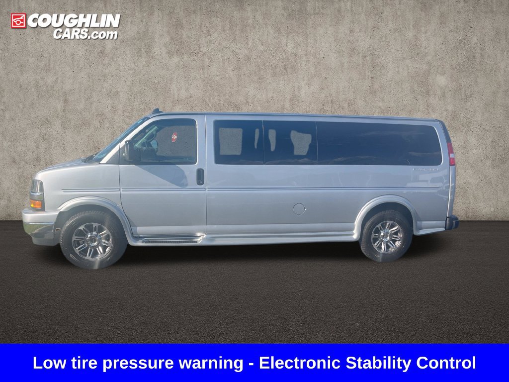 Used 2023 Chevrolet Express 2500 Extended RWD image 2