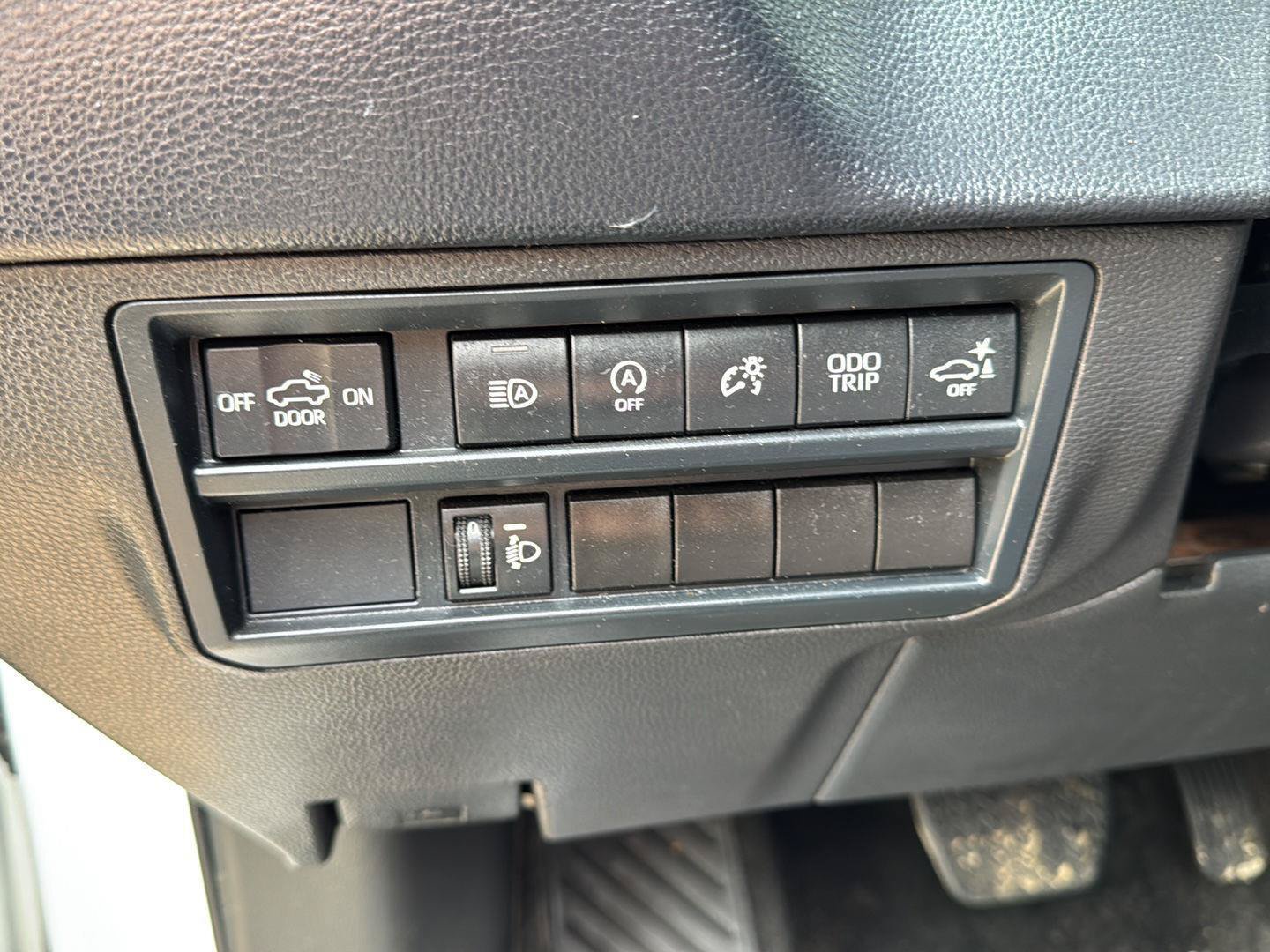 Used 2024 Toyota Tundra SR5 w/ SR5 Convenience Package AWD/4WD image 14
